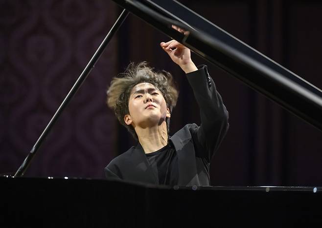 지난해 프라하의봄 음악축제때 초청받은 조성진, 혼신의 연주[프라하의봄 음악축제 준비위원회 제공]