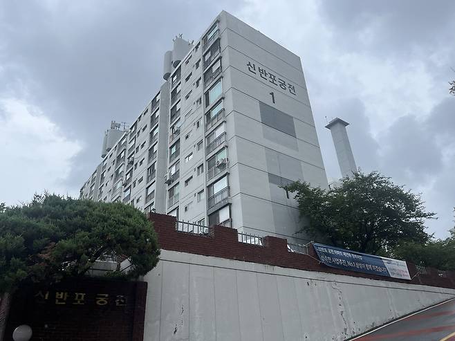 6일 찾은 궁전아파트의 모습. 윤성현 기자