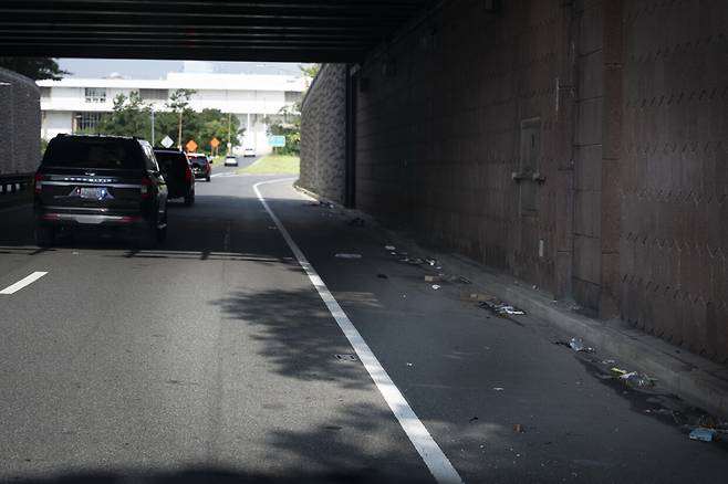 도널드 트럼프 미국 대통령이 자신의 SNS에 워싱턴 노숙자 사진을 찍어 올리며 추방을 예고했다. [트럼프 트루스소셜 계정]