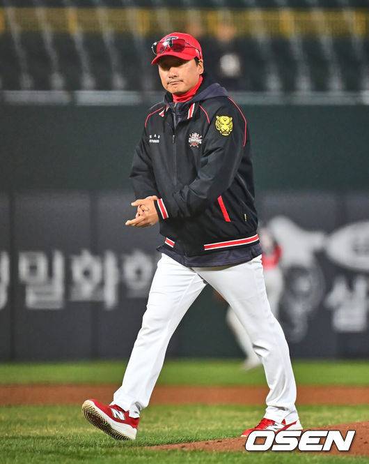 KIA 타이거즈 정재훈 코치. /OSEN DB