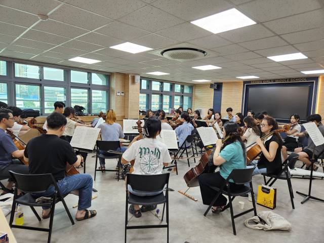 8일 발트앙상블이 정기 연주회 리허설을 하고 있다.