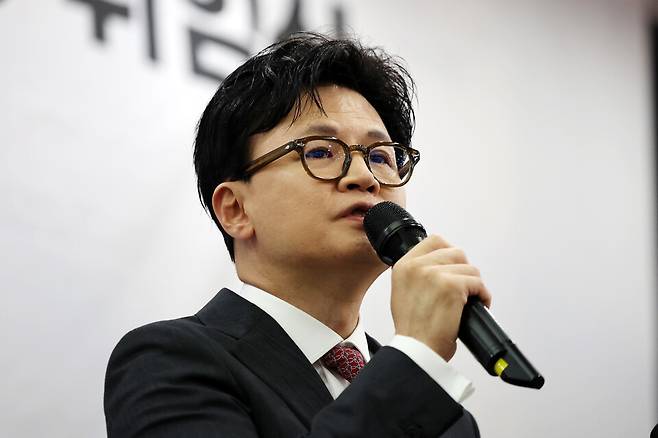 11일 오후 광주 서구 홀리데이인 광주호텔에서 열린 김화진 국민의힘 전남도당 위원장 취임식에서 한동훈 전 대표가 축사하고 있다. ⓒ연합뉴스