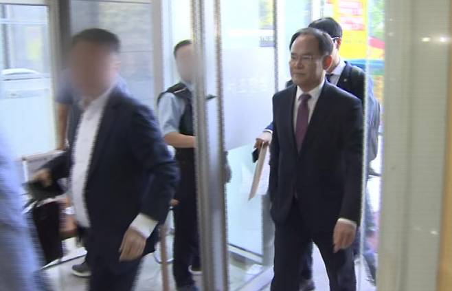 해병대 채상병 순직 사건 논란 당시 윤석열 정부 국가안보실 2차장을 지낸 국민의힘 임종득 의원이 12일 피의자 신분으로 조사를 받기 위해 서울 서초구 순직해병특검에 출석하고 있다. (사진=연합뉴스)