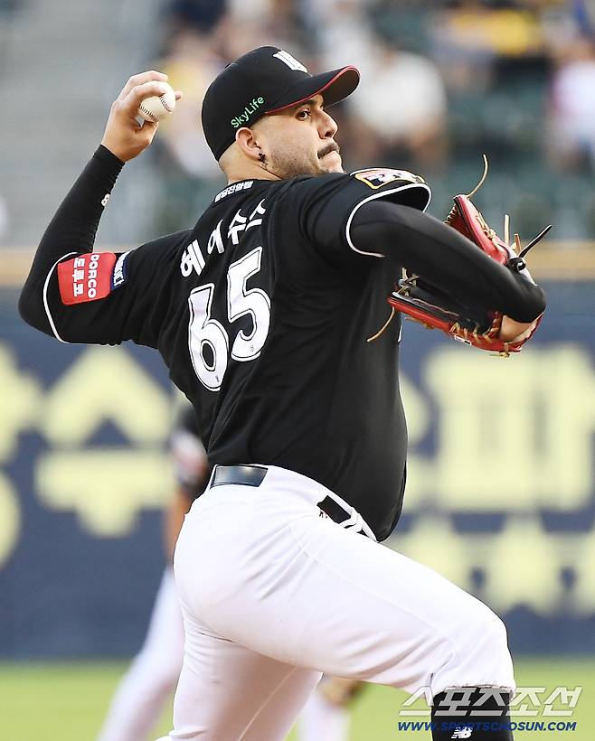 31일 서울 잠실구장에서 열린 KT-LG전. KT 선발투수 헤이수스가 투구하고 있다. 잠실=정재근 기자 cjg@sportschosun.com/2025.7.31/