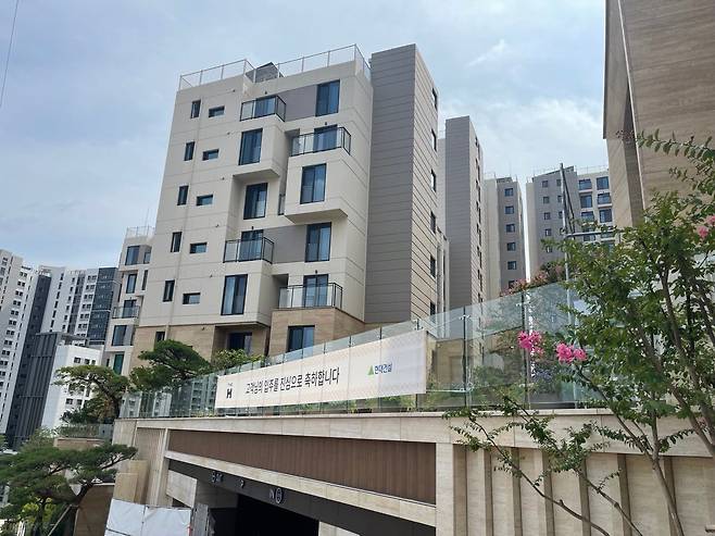 지난 8일 서울 강남구 대치동의 한 아파트 단지. 이 단지는 PF 대출 상환을 위해 2300억원의 리파이낸싱을 추진하고 있다. / 사진 = 정해용 기자