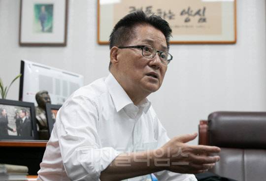 박지원 더불어민주당 의원. 박동욱기자 fufus@