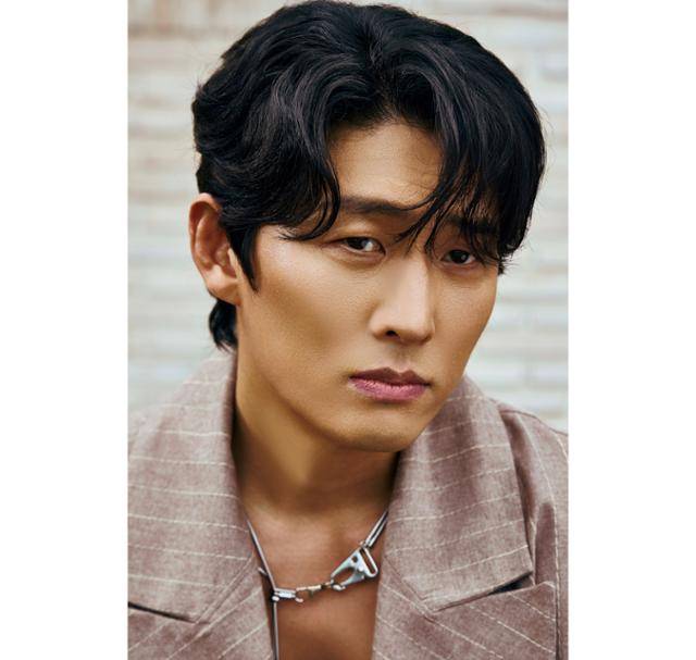 새로운 도전에 나선 배우 고준. 프론트로우 스튜디오 박필립 포토그래퍼 제공