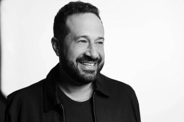 '케이팝 데몬 헌터스' OST 제작 총괄 지휘를 맡은 이언 아이젠드라스. 아이젠드라스 홈페이지