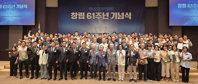 한국기자협회 창립 61주년 기념식이 12일 서울 중구 한국프레스센터 국제회의장에서 언론인 200여명이 참석한 가운데 성료됐다. /한국기자협회