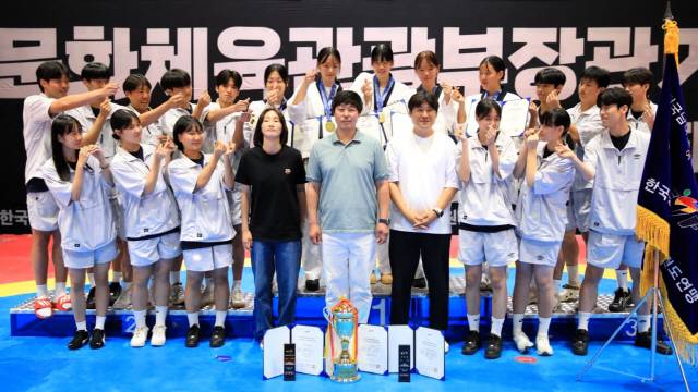 ▲ 강원체고 태권도부가 지난달 27일부터 이달 9일까지 철원실내체육관에서 열린 제36회 문화체육관광부장관기 전국남녀·중고등학교태권도대회에서 종합 우승을 차지했다.