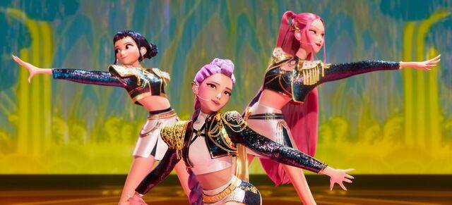 넷플릭스 애니메이션 영화 ‘케이팝 데몬 헌터스’의 주인공 K팝 걸그룹 헌트릭스. 왼쪽부터 조이, 루미, 미라. 이들이 극 중 부른 ‘골든’은 미국 빌보드와 영국 오피셜 메인 싱글 차트 정상을 석권하는 진기록을 세웠다. 넷플릭스 제공