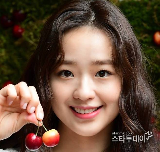 손연재 유튜브 채널이 갑작스럽게 삭제됐다가 하루 만에 복구되는 해프닝이 벌어졌다.