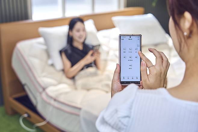 사용자의 상황에 따라서 알아서 척척 건강관리를 해주는  'N32 모션베드'