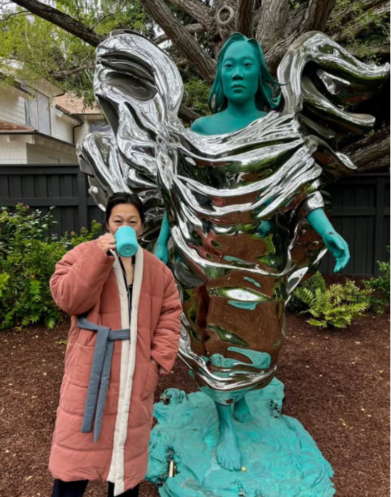 마크 저커버그의 부인 프리실라 챈의 동상. (사진=인스타그램 갈무리)