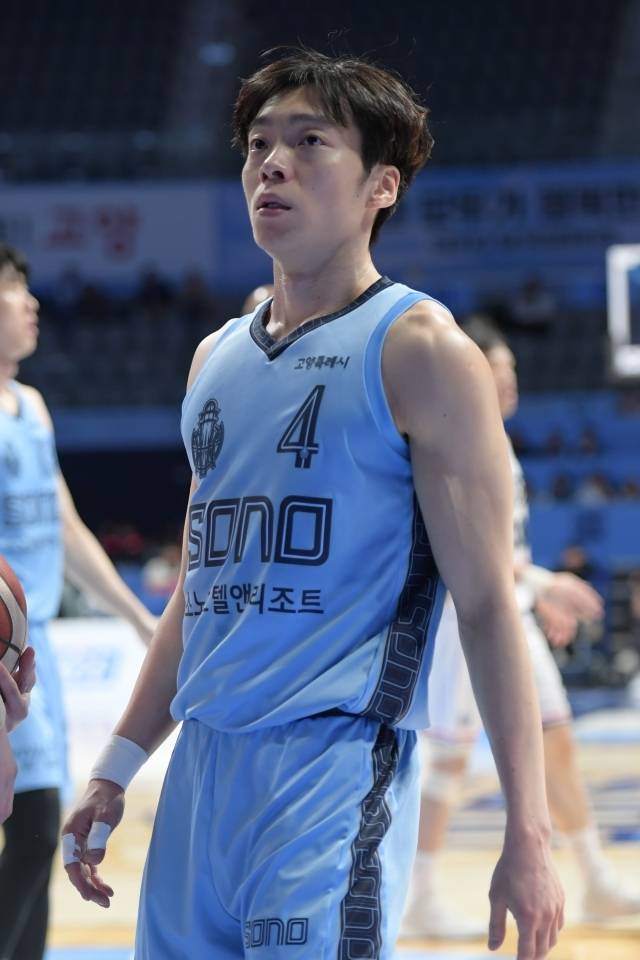 이재도는 현재 498경기 연속 출전하며 이정현(삼성_690경기)에 이어 역대 2위에 올라 있다. 2025-26시즌 개막까지 그가 돌아오지 못한다면 연속 출전 기록은 그대로 끝난다. 사진=KBL 제공