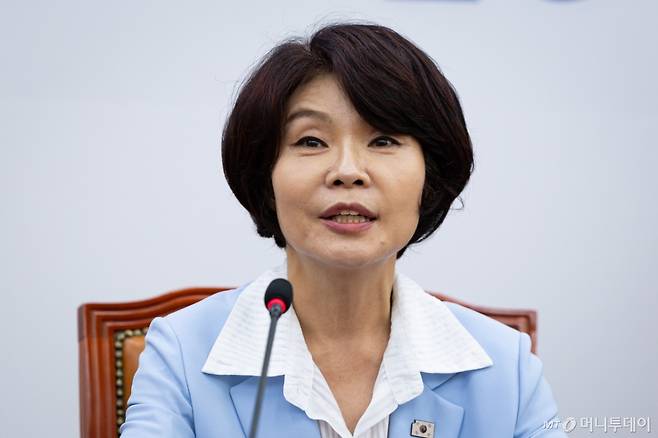 (서울=뉴스1) 유승관 기자 = 한정애 더불어민주당 정책위의장이 7일 서울 여의도 국회에서 열린 정책조정회의에서 모두 발언을 하고 있다. 2025.8.7/뉴스1  Copyright (C) 뉴스1. All rights reserved. 무단 전재 및 재배포,  AI학습 이용 금지. /사진=(서울=뉴스1) 유승관 기자