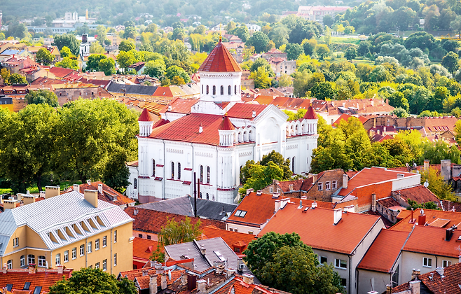 ‘북방의 예루살렘’으로 불리는 리투아니아의 수도 빌뉴스의 여름 풍경