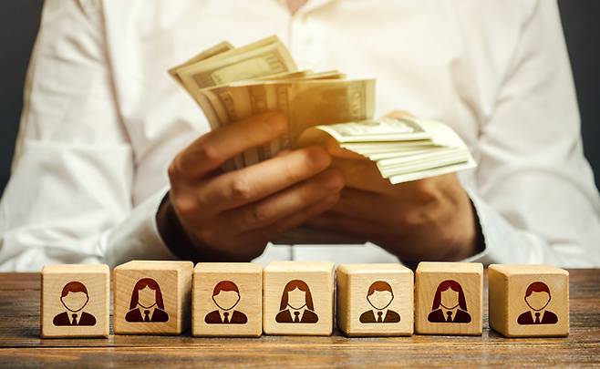 기업 입장에서는 단순한 급여 인상만으로는 인재를 확보하거나 유지하기 어렵다. 게티이미지