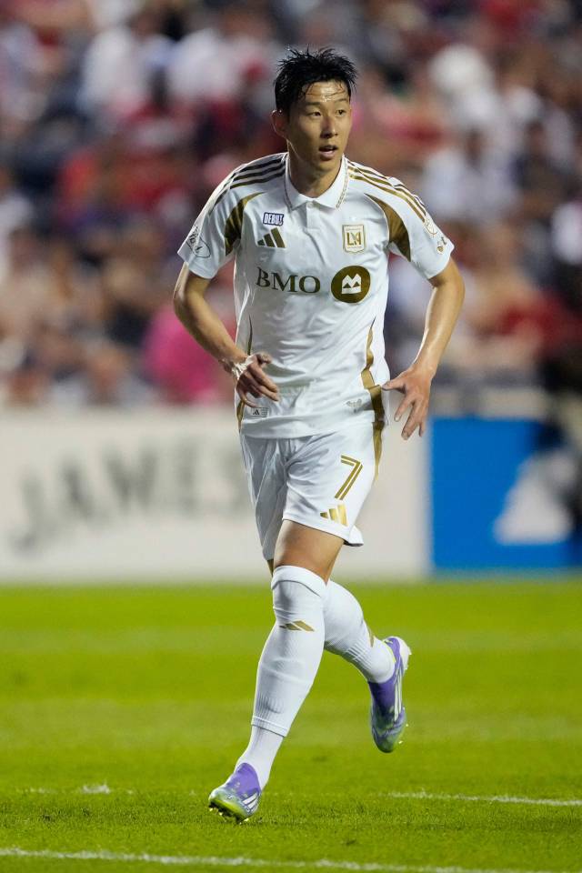 속전속결 데뷔전을 치른 손흥민은 17일 데뷔골에 도전한다. AFP연합뉴스