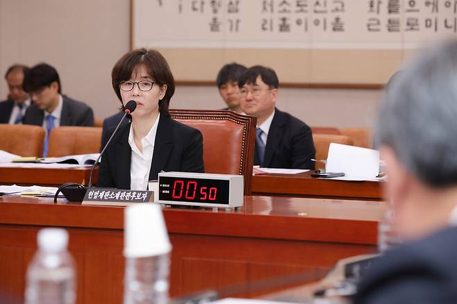 2019년 4월10일 이미선 헌법재판소 재판관 후보자 인사청문회가 국회 법제사법위원회에서 열린 가운데 이 후보자의 주식 차명거래와 관련한 질의와 해명이 이어지는 모습 ⓒ 시사저널 박은숙