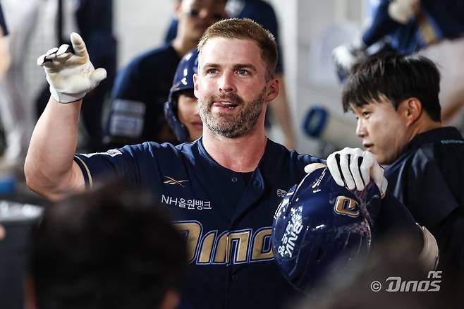 NC 데이비슨은 12일 잠실 두산과 원정경기에서 4번타자 1루수로 선발출전해 첫 타석부터 홈런포를 터트렸다. 3경기 연속 홈런은 물론, 시즌 7번째 전 구단 상대홈런 기록을 달성했다. 사진제공|NC 다이노스