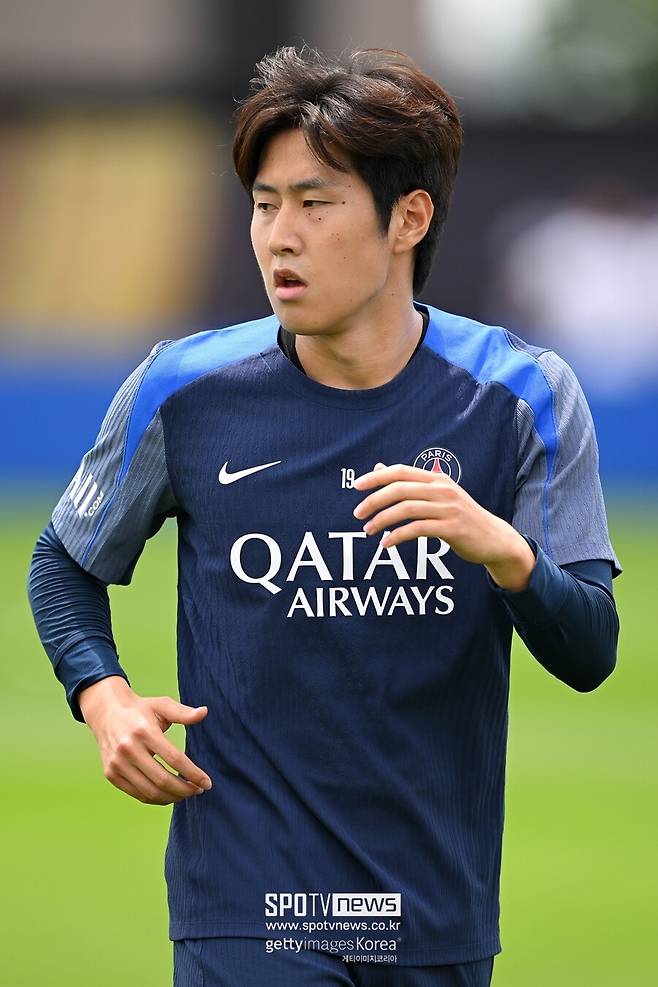 ▲ UEFA 슈퍼컵은 당해 유로파리그와 챔피언스리그 우승팀이 맞붙는 단판 승부. 지난 시즌 파리 생제르맹에서 4관왕을 달성하며 유관력을 발휘한 이강인이 토트넘 홋스퍼를 상대로 슈퍼컵 우승 트로피를 들어올리고자 한다.