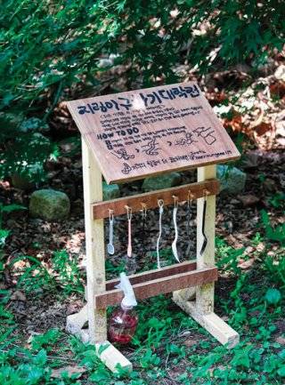 홍익대 학생들이 주축이 돼 만든 ‘지렁이 구하기 대작전’.&nbsp;인스타그램 @zeeroungeee119 계정 캡처&nbsp;