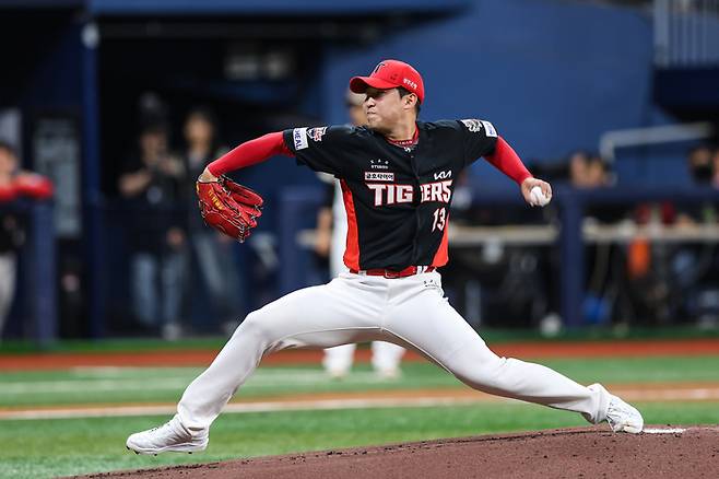 KIA 윤영철이 서울 고척스카이돔에서 열린 2025 KBO리그 정규시즌 키움전 선발 등판해 역투하고 있다. 사진 | KIA 타이거즈