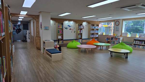 구로종합사회복지관에서 운영하는 '시끄러운 도서관'/사진=이해림 기자