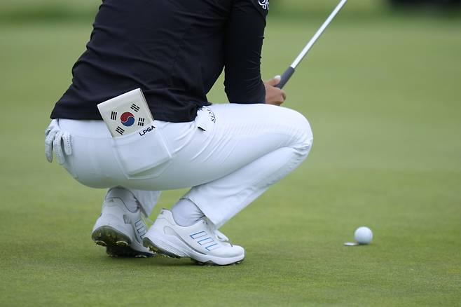 <yonhap photo-0229="">2023년 위민스 PGA 챔피언십에서 플레이하는 고진영.&nbsp; &nbsp; &nbsp;AP=연합뉴스&nbsp;</yonhap>