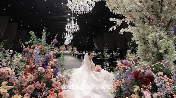 유튜버 김습습이 지난 5월 신라호텔에서 결혼식을 올렸다. [사진=유튜브 김습습 캡처]