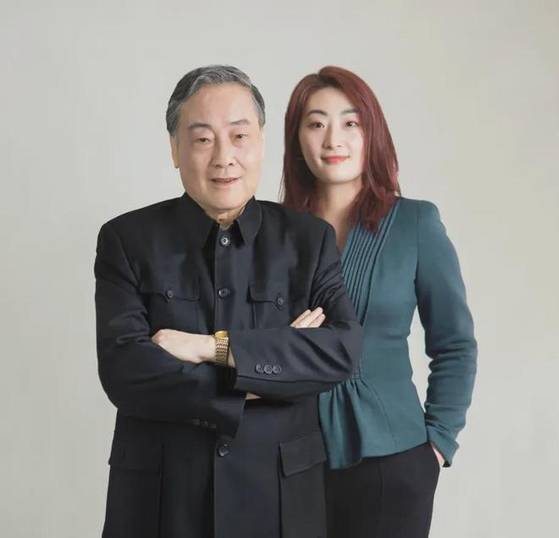 중국 음료기업 와하하의 창업주 종칭허우와 그의 ″외동딸″ 종푸리. 바이두캡쳐