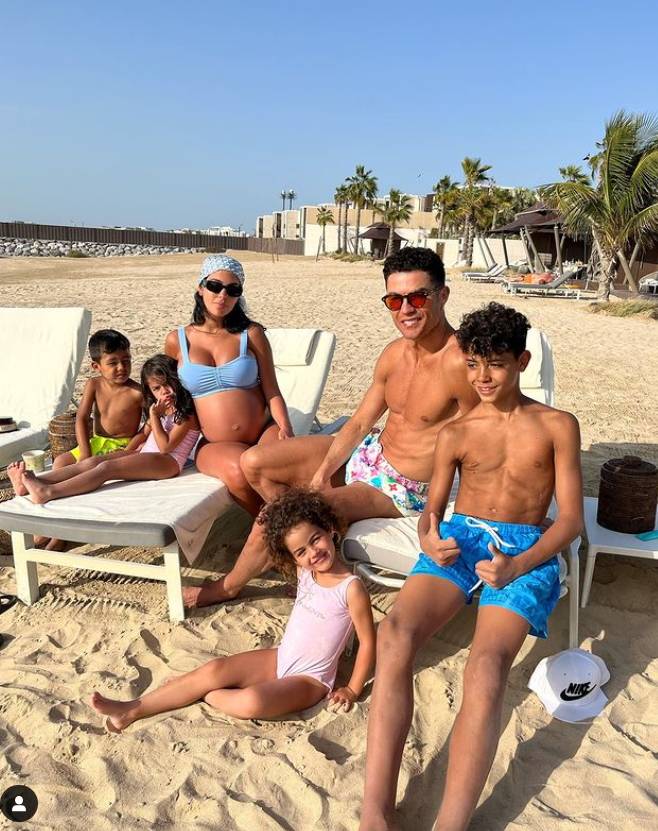 호날두와 로드리게스가 아이들과 즐거운 시간을 보내고 있다. [사진 로드리게스 인스타그램]