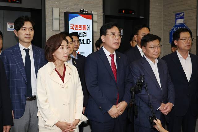 ▲ 국민의힘 송언석 비상대책위원장 겸 원내대표가 13일 서울 여의도 국민의힘 당사에서 당사 압수수색과 관련해 입장을 밝히고 있다. 연합뉴스
