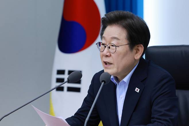 [서울=뉴시스] 고범준 기자 = 이재명 대통령이 31일 서울 용산 대통령실 청사에서 열린 제6차 수석보좌관회의에 발언하고 있다. 2025.07.31. bjko@newsis.com /사진=고범준