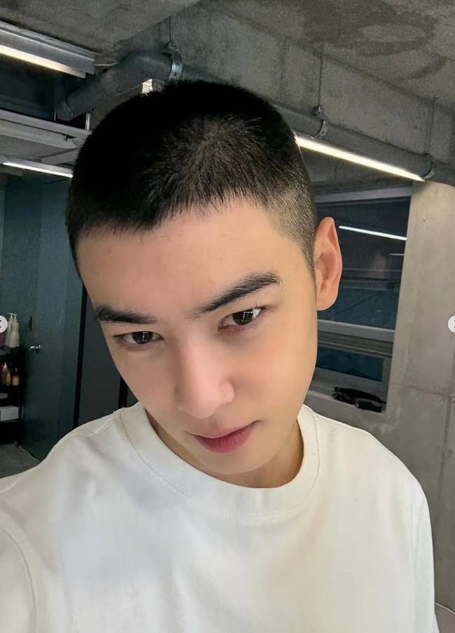 사진=차은우 공식 계정