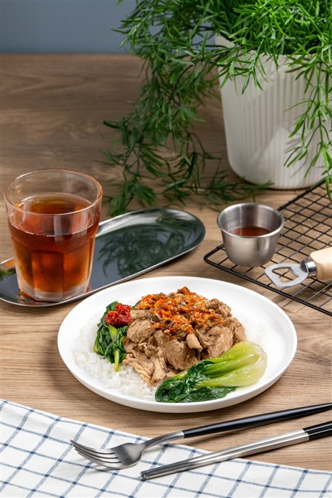 대만 항공사 부산 기내식(돼지국밥 퓨전요리) 대표 이미지. 부산관광공사 제공