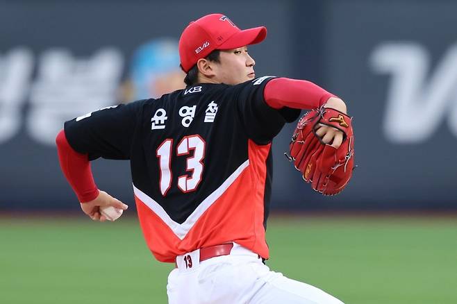 윤영철은 다음달 4일 일본 요코하마에서 토미존 수술을 받는다. 그는 지난달 왼쪽 팔꿈치 부상으로 이탈한 지 1달 만에 수술 진행을 최종적으로 결정했다. 사진제공｜KIA 타이거즈