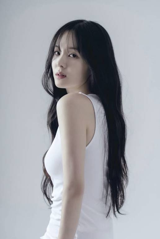 ▲ 핫이슈 출신 형신(백서라). 출처| 인스타그램