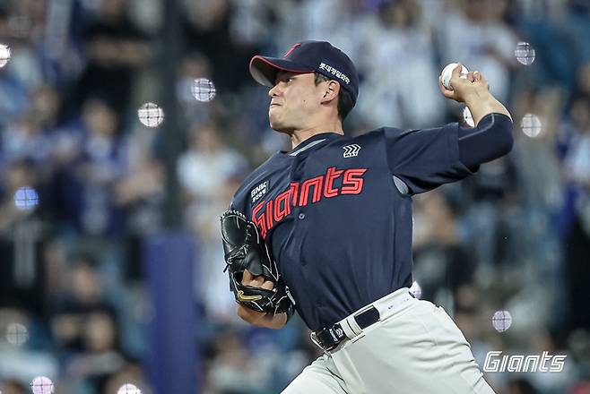 ▲ 올해 큰 기대를 모았지만 그 기대치를 채우지 못한 채 1년이 지나가고 있는 김진욱 ⓒ 롯데 자이언츠