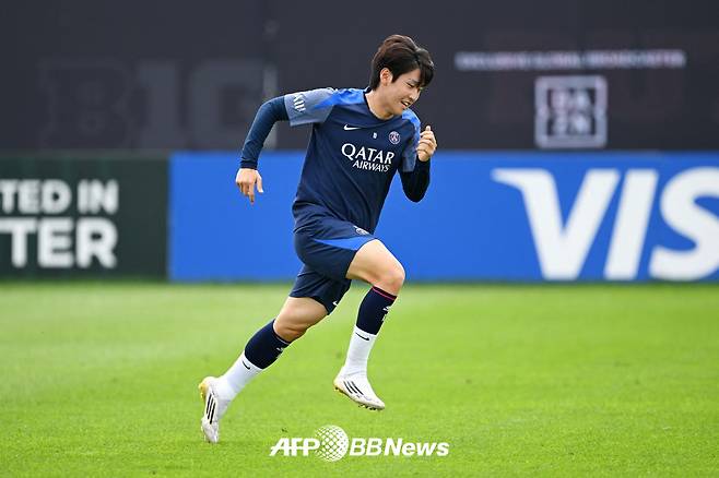 훈련 중인 파리 생제르맹(PSG) 이강인. /AFPBBNews=뉴스1
