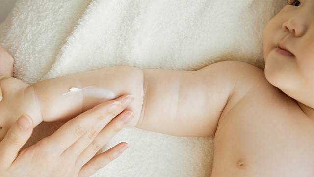 땀띠와 아토피 피부염은 가려움과 발진 등 피부 변화가 비슷하게 나타나 혼동하기 쉽다｜출처: 클립아트코리아