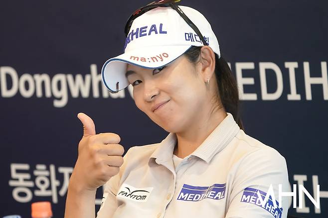 김아림이 14일 열린 메디힐 한국일보 챔피언십 1라운드를 마친 후 기자회견에 임하고 있다.