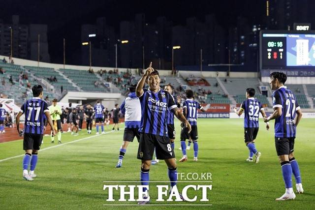 윤정환 감독을 만나 뛰어난 공격 본능을 보이고 있는 인천 신진호./K리그