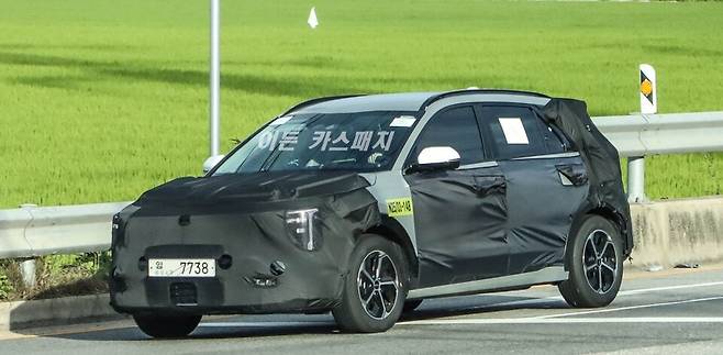 기아 '니로 페이스리프트' 테스트카 (출처 : 이든 카스패치)