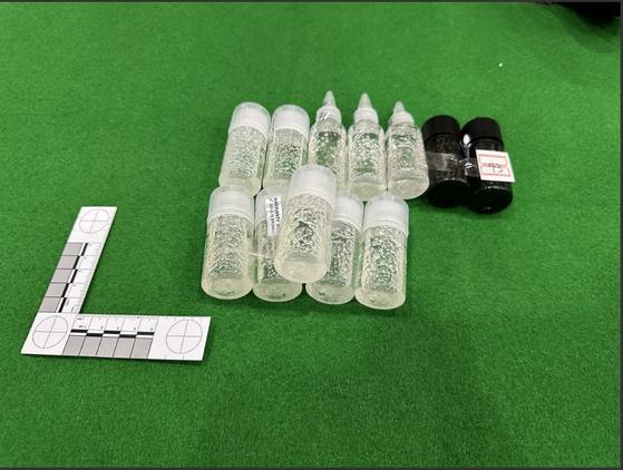 경찰이 압수한 부정의약품. 서울경찰청 마약범죄수사대 제공