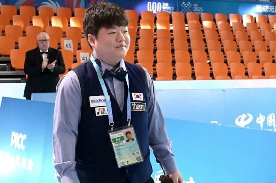 부상여파 없이 웃으며 입장. (사진=WCBS)