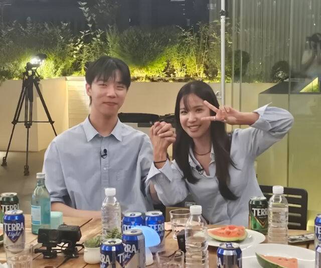 '사옥미팅'에서 한커플이 탄생했다. / 유튜브 '채널십오야'