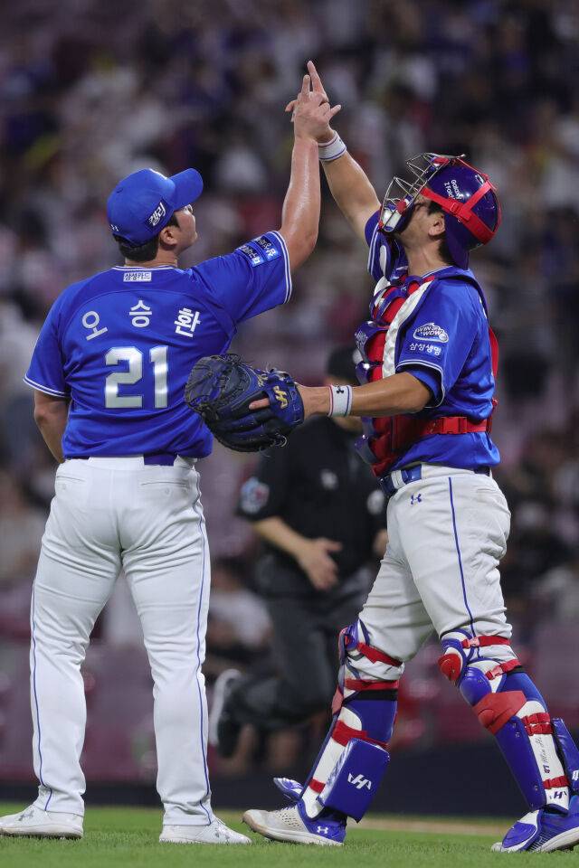 오승환과 강민호./삼성 라이온즈