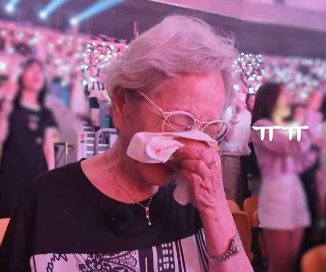 김영옥이 몬스타엑스의 콘서트를 보고 눈물을 흘렸다. / 유튜브 '김영옥'